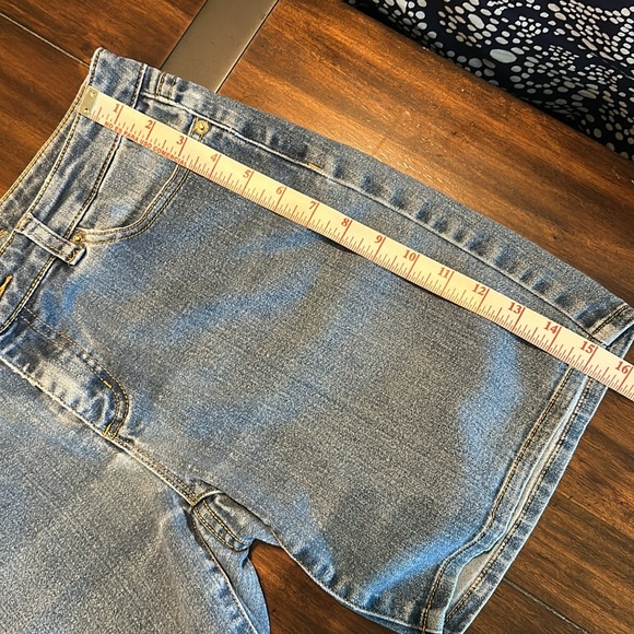 Michael Kors  Jean Shorts- size 2 - Picture 8 of 12